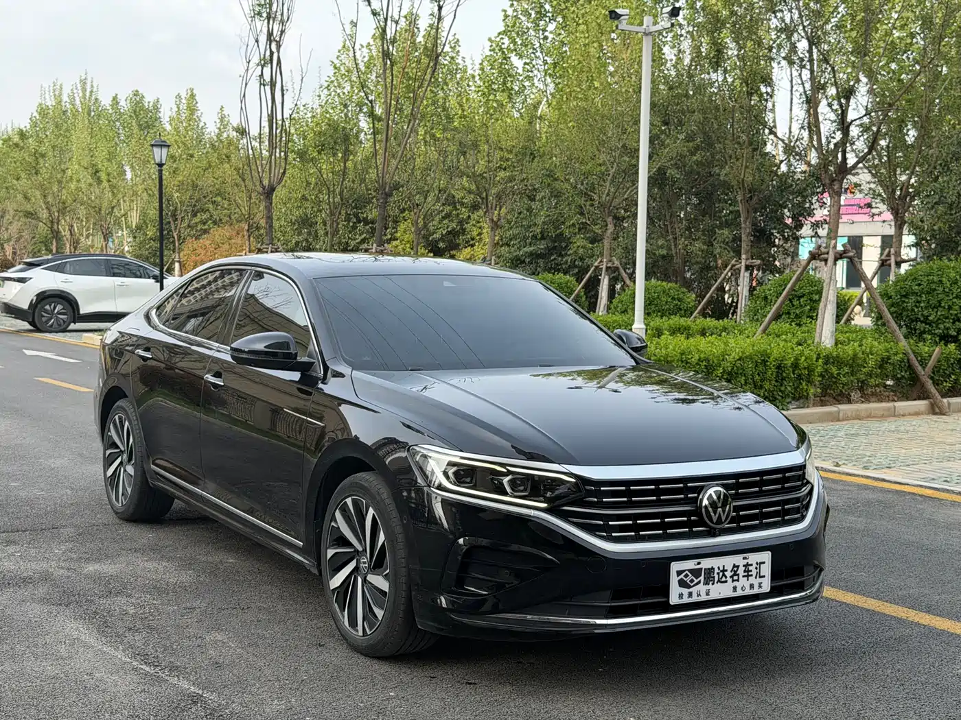 Volkswagen Passat 2023 Facelift 330TSI Luxury Edition фото 3