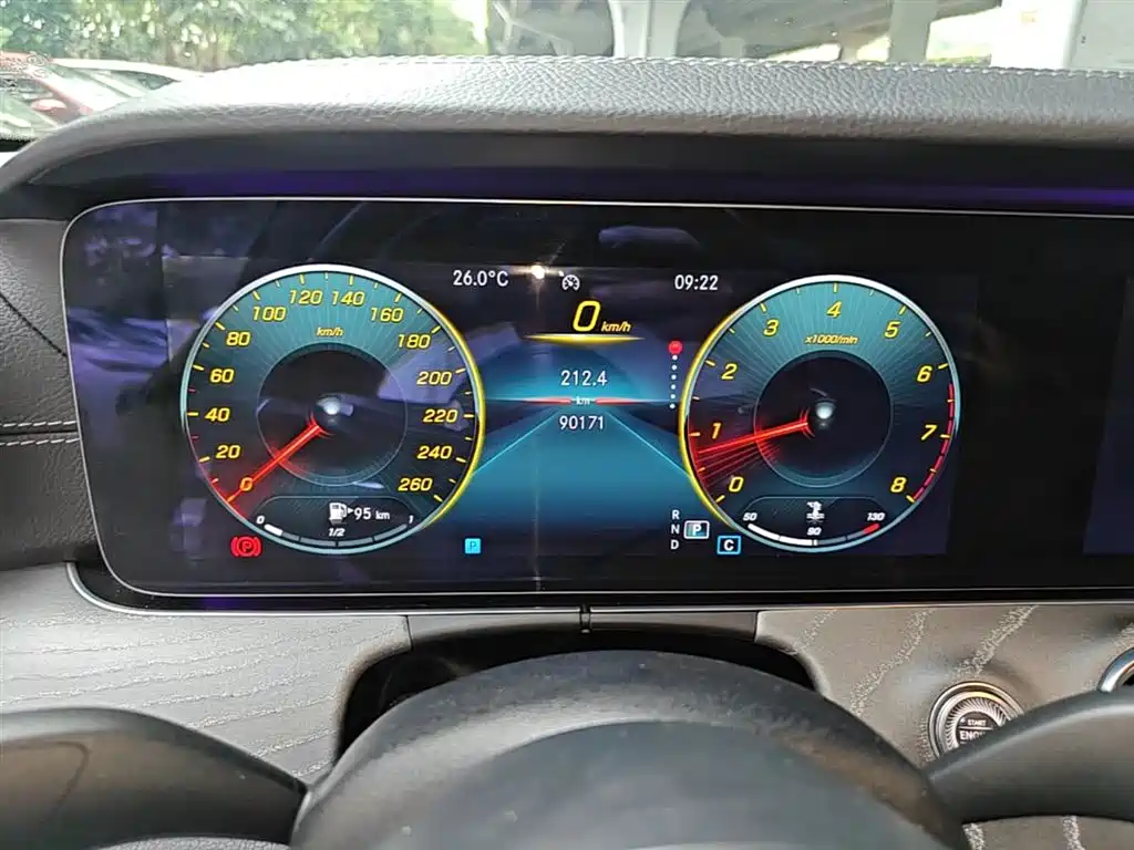 MERCEDES-BENZ E-CLASS