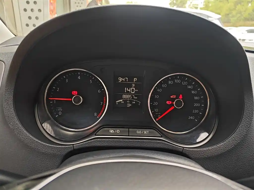Volkswagen Polo 2016 1.6L Automatic Comfort фото 12