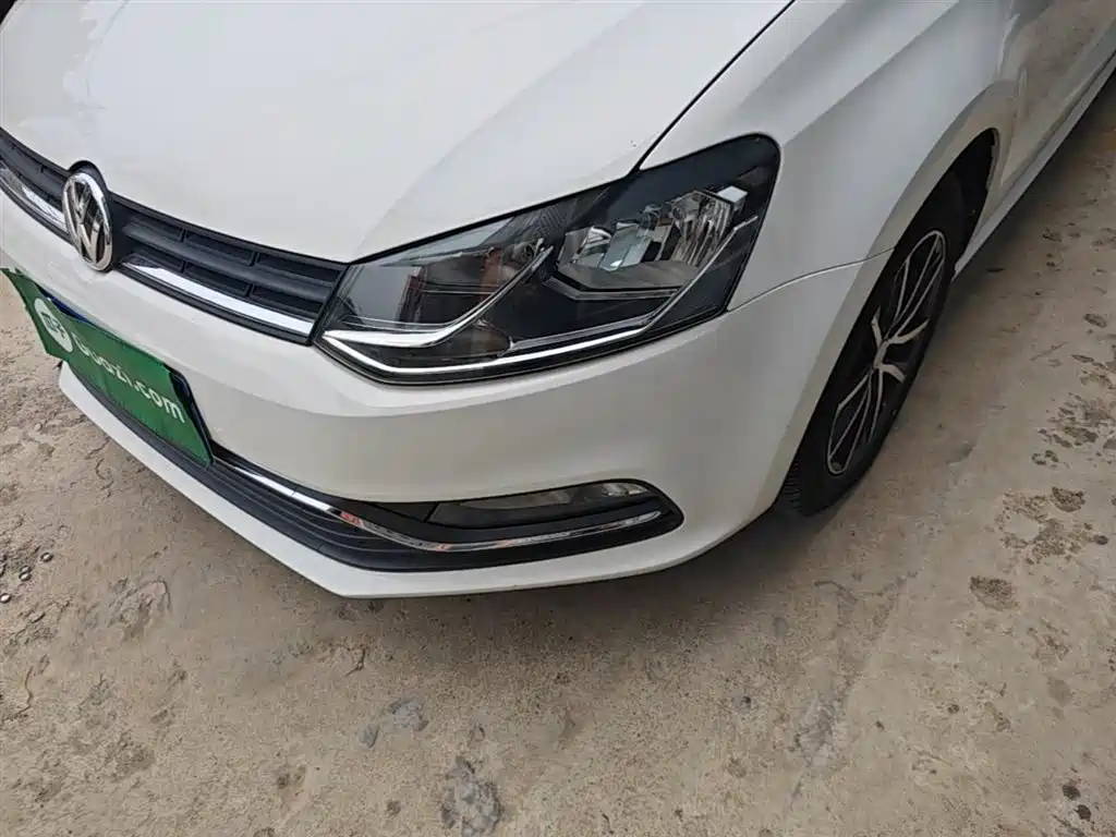 Volkswagen Polo 2016 1.6L Automatic Comfort фото 24