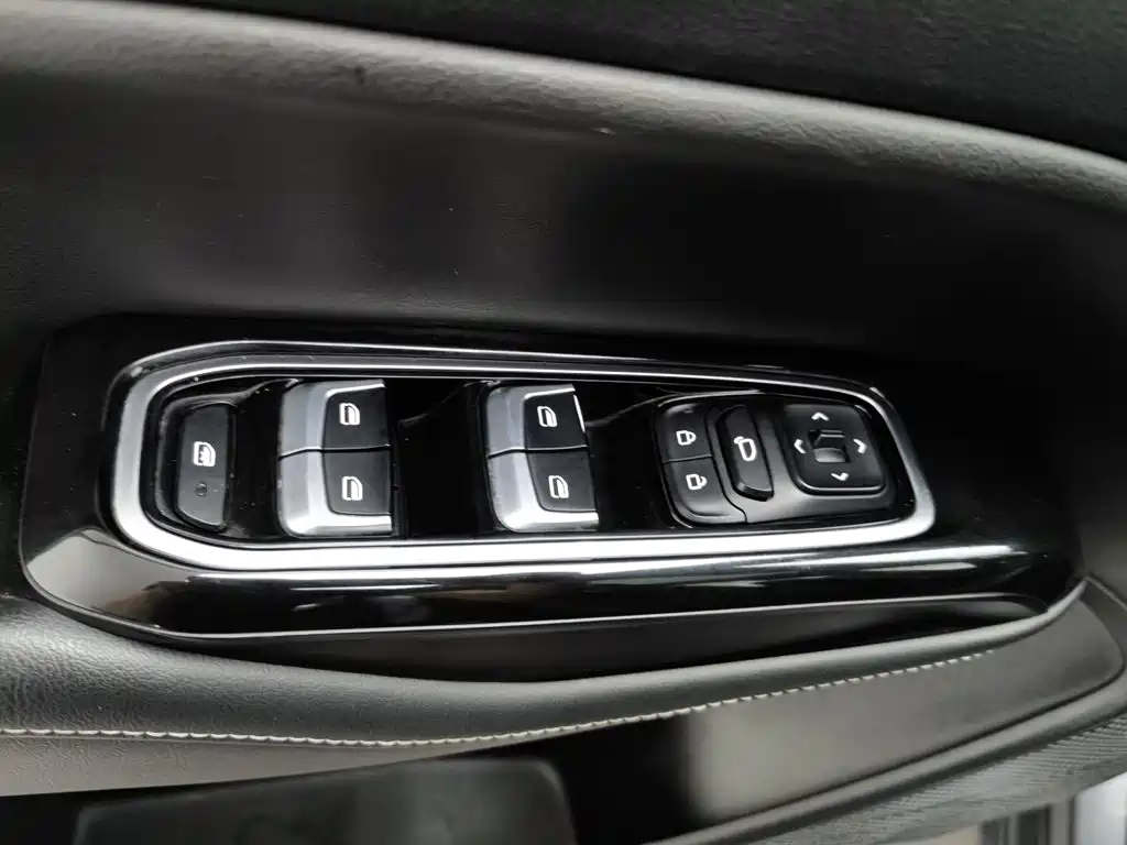 Фото 9 - Wuling Motors Wuling Victory