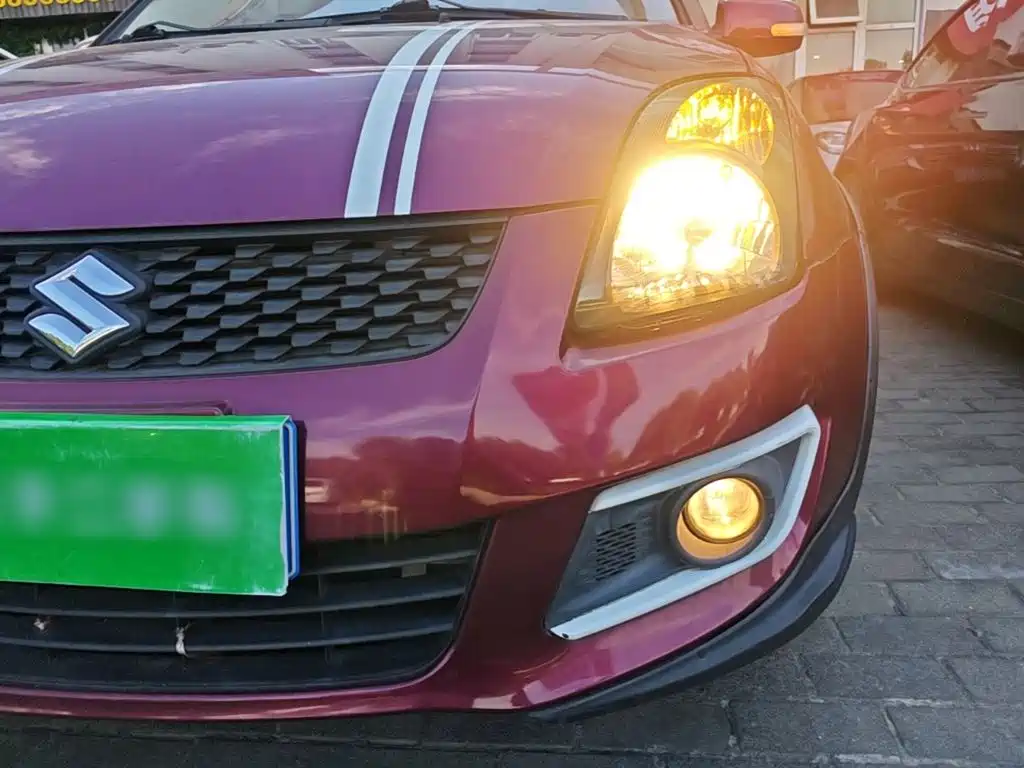 Фото 24 - Suzuki Swift