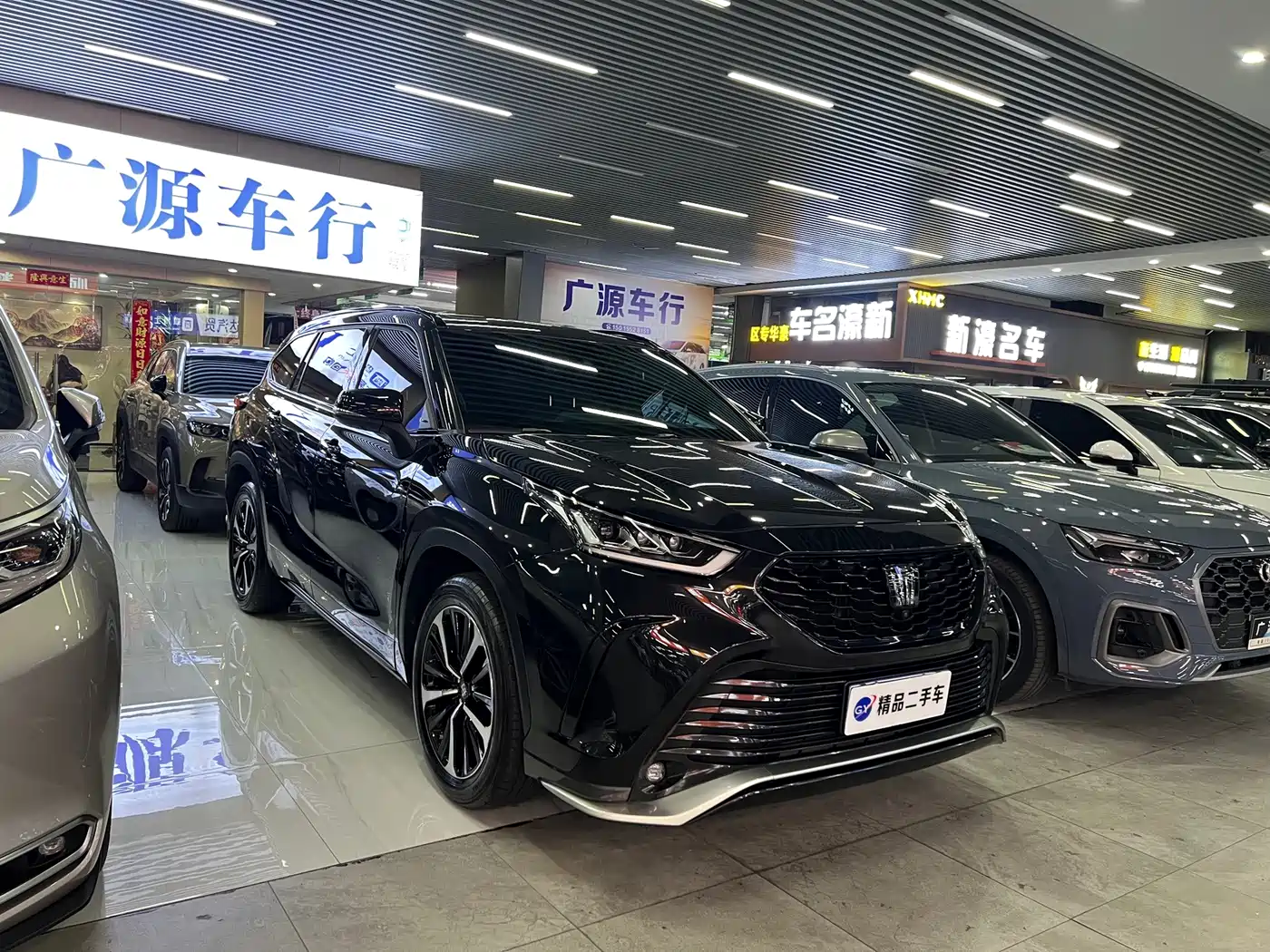 Фото 6 - Toyota Crown Kluger