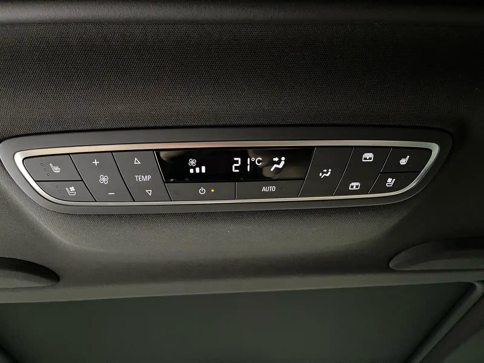 Photo 24 - Buick GL8