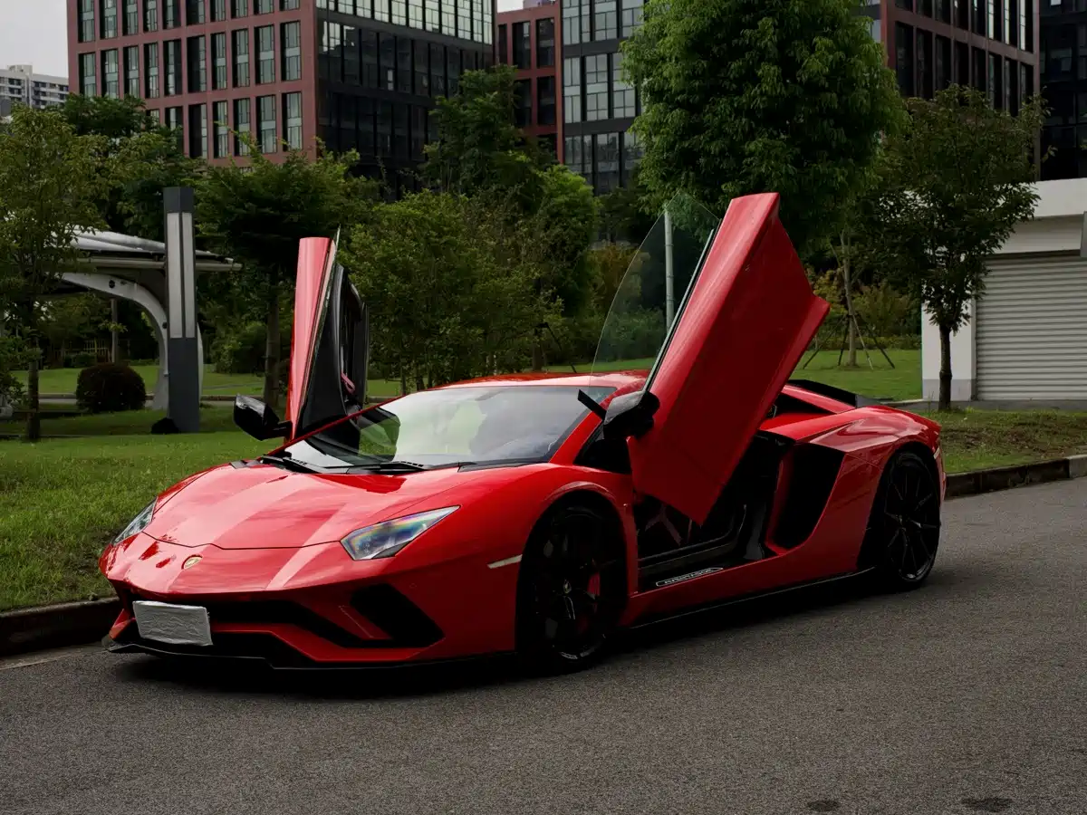 Фото 1 - Lamborghini Aventador