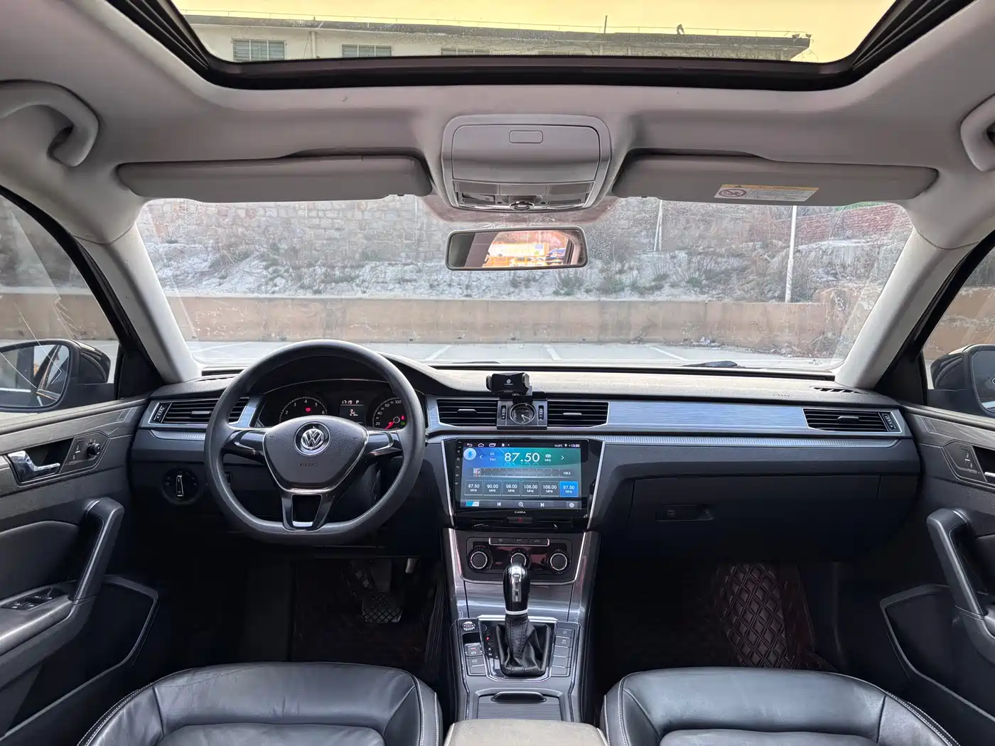 Volkswagen Passat 2015 1.8TSI Automatic Prestige Edition фото 15