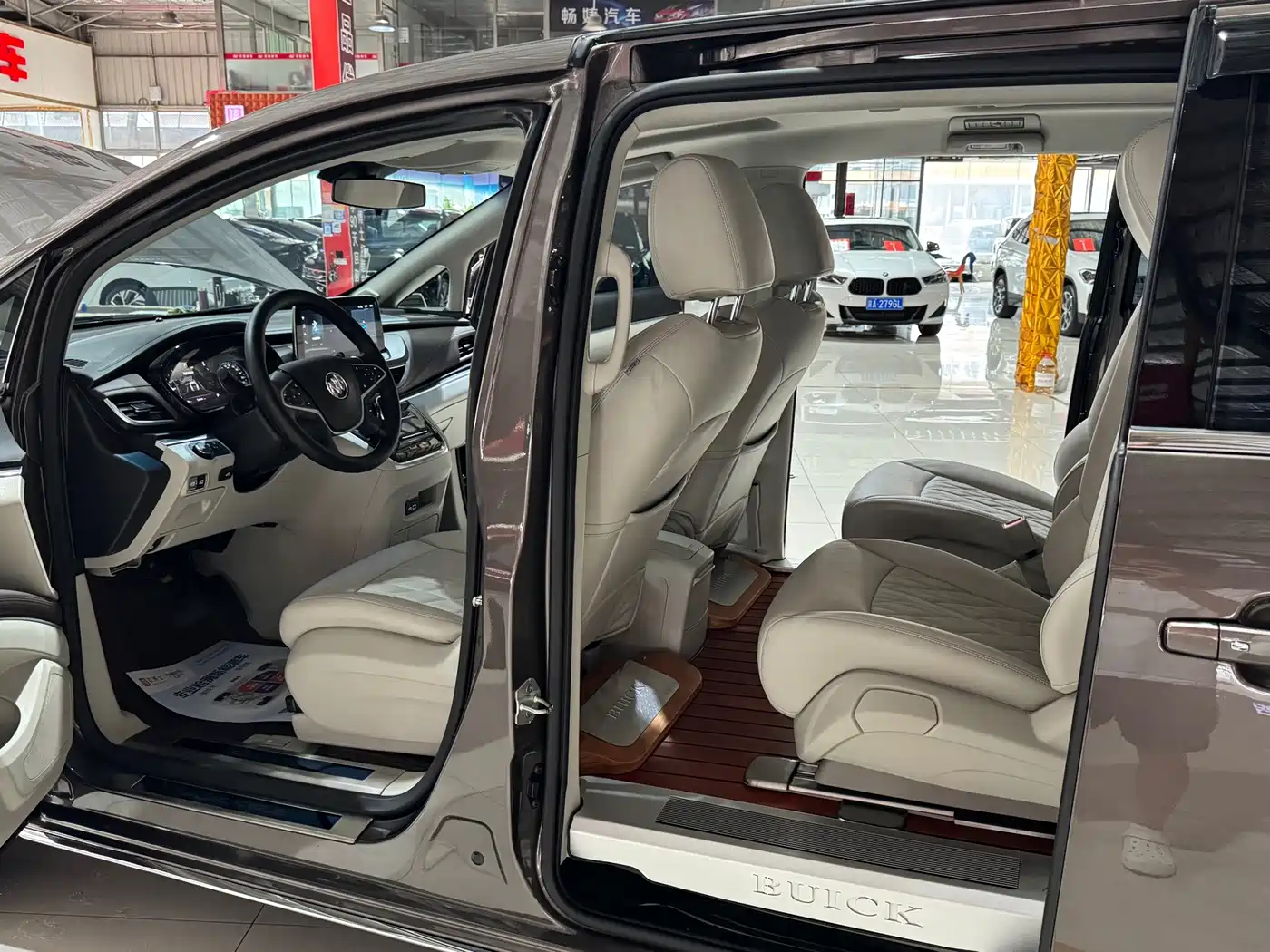 Buick GL8, миниатюра 10