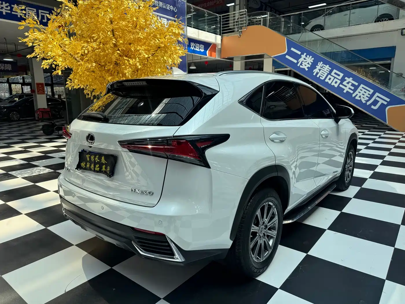 Фото 9 - Lexus NX