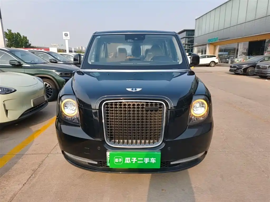 LEVC TX 2024 2023 TX5 Extended Range Travel Edition