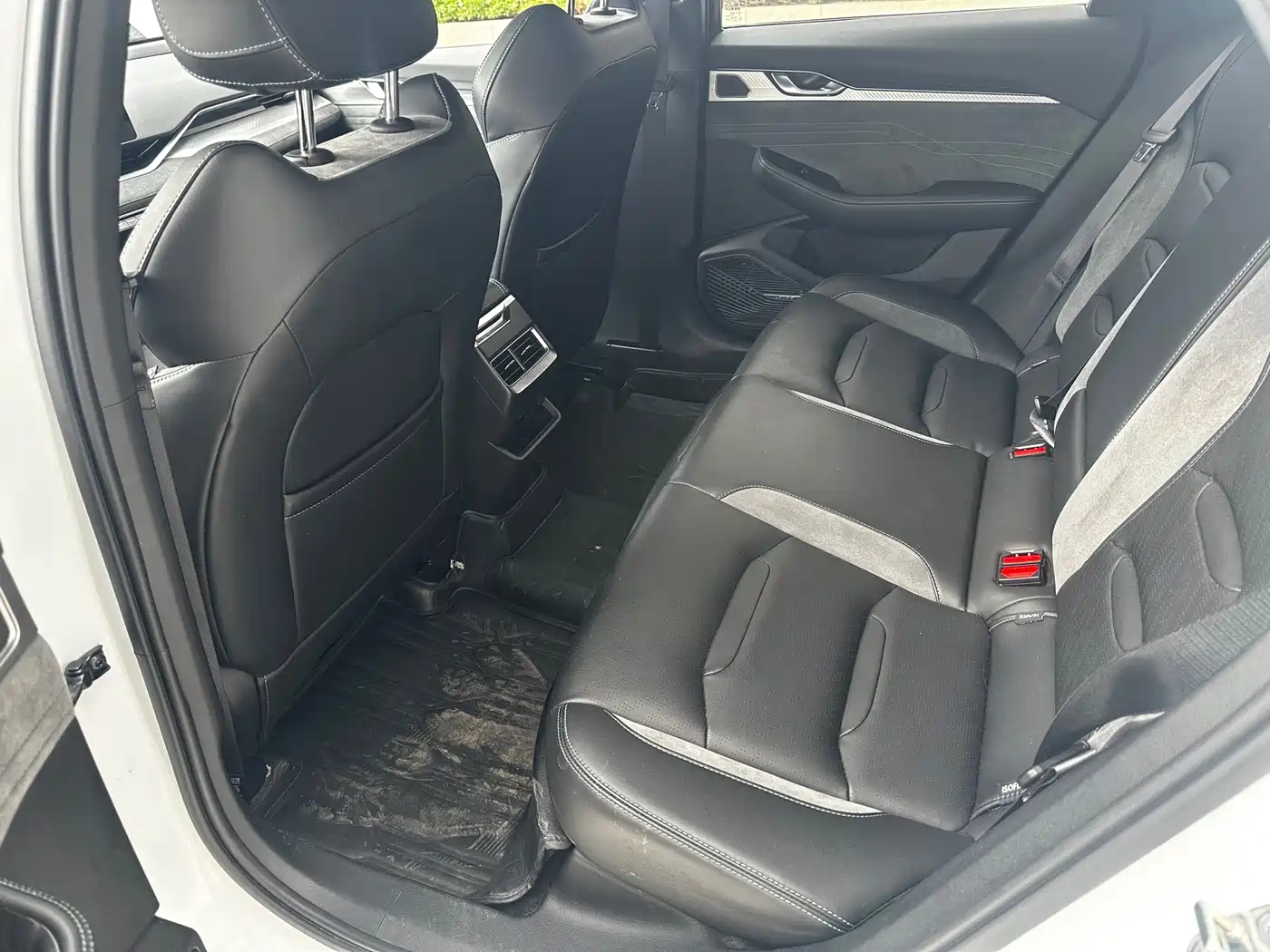 Фото 8 - Geely Preface