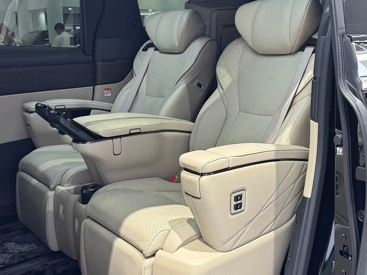 Toyota Alphard 2025 2024 Hybrid 2.5L Ultimate Enjoyment Edition