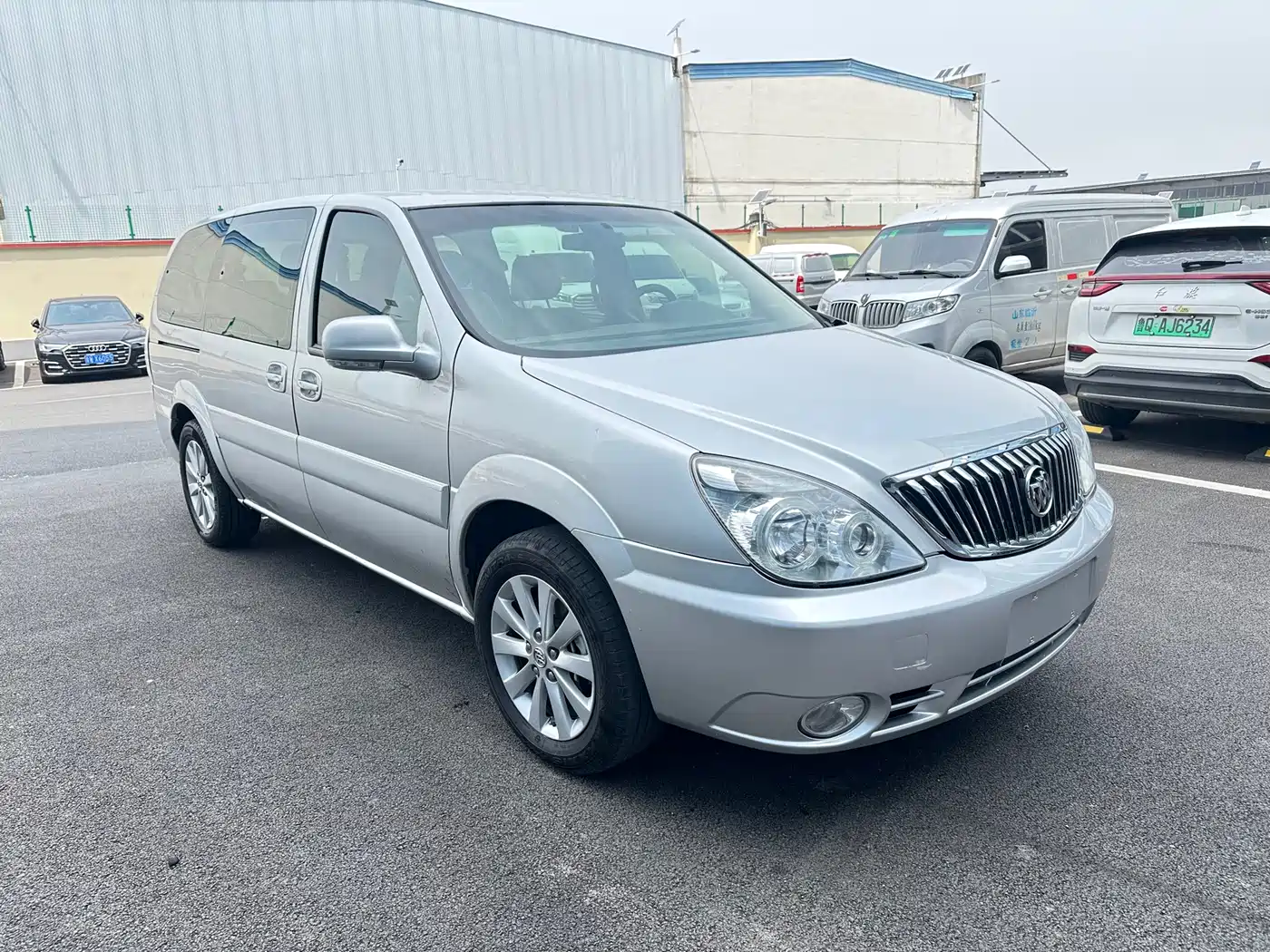 Buick GL8 2014 2.4L Classic Edition фото 3