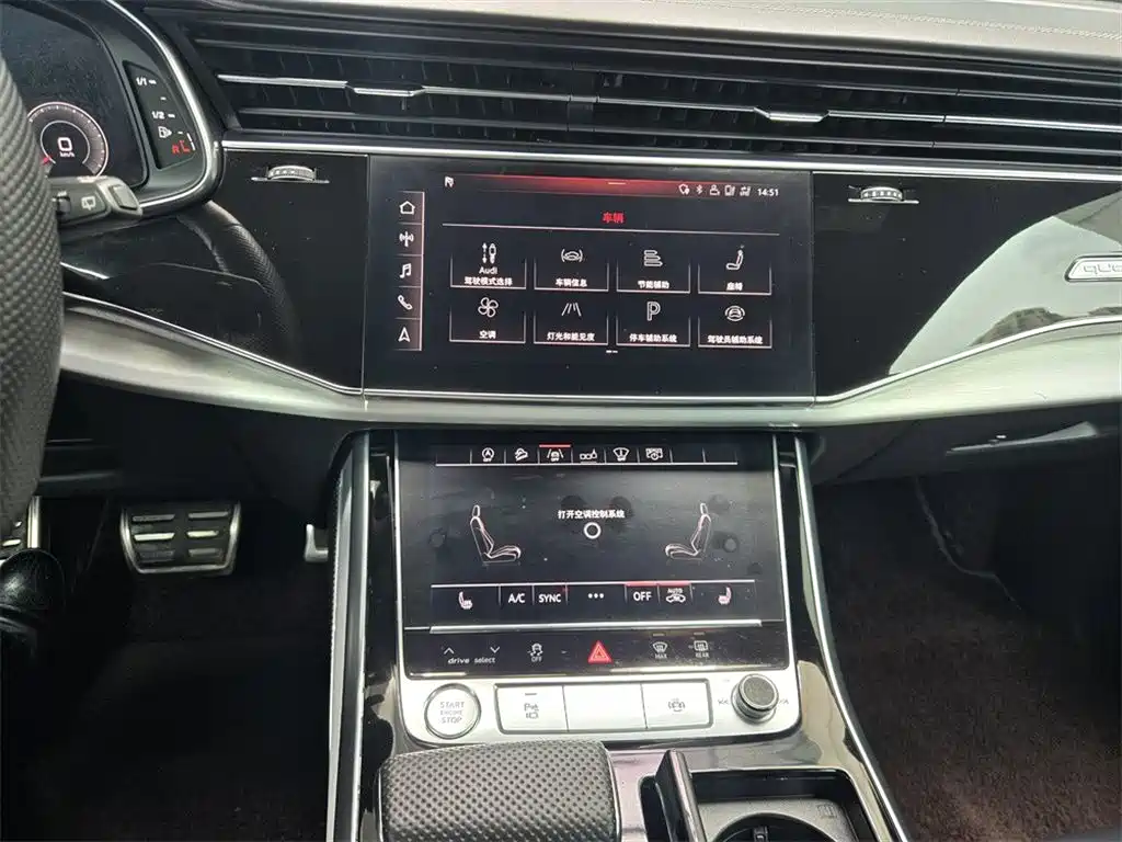 Фото 11 - Audi Q8