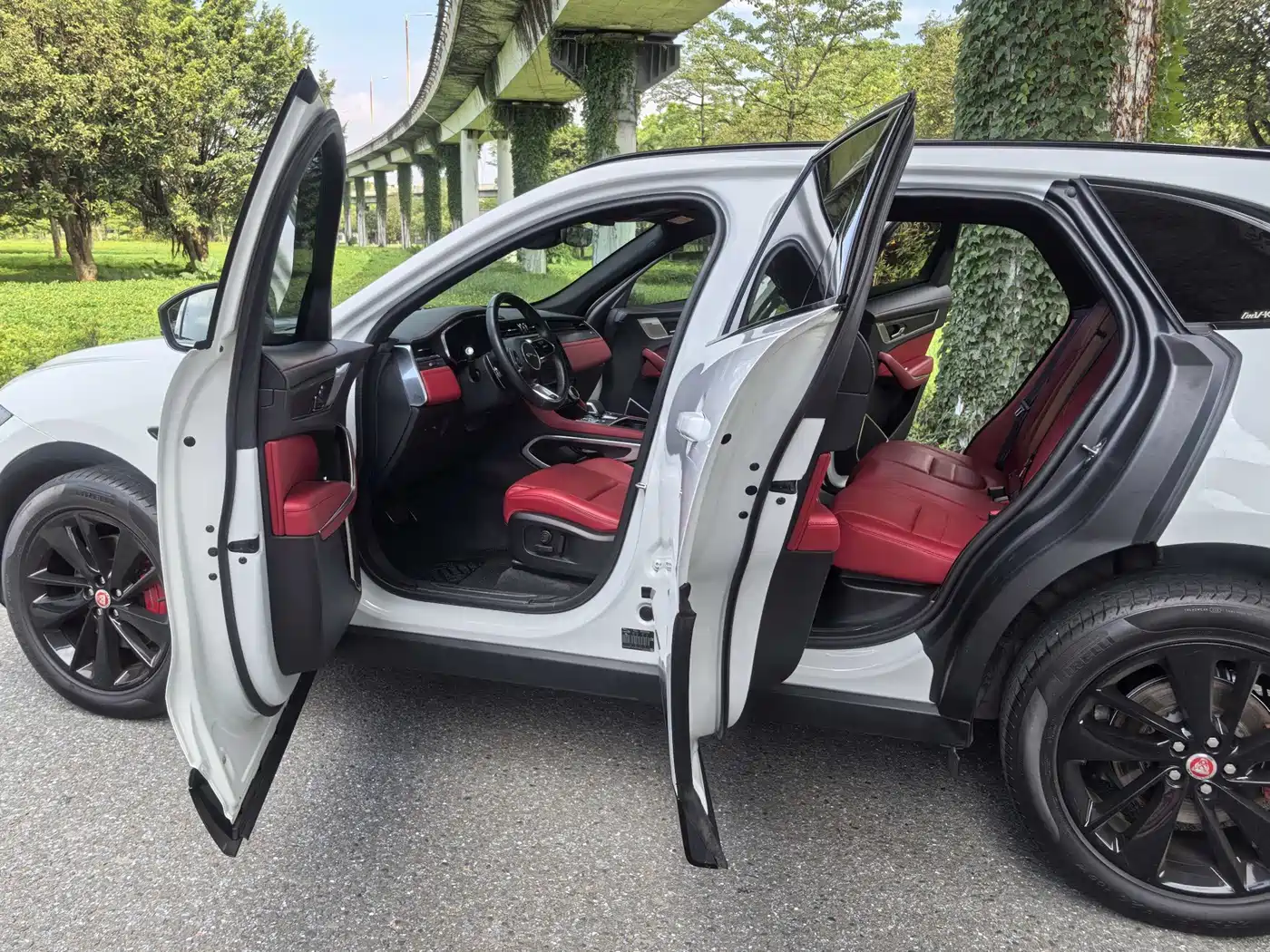 Jaguar F-PACE 2023 2023 P250 R-Dynamic BLACK