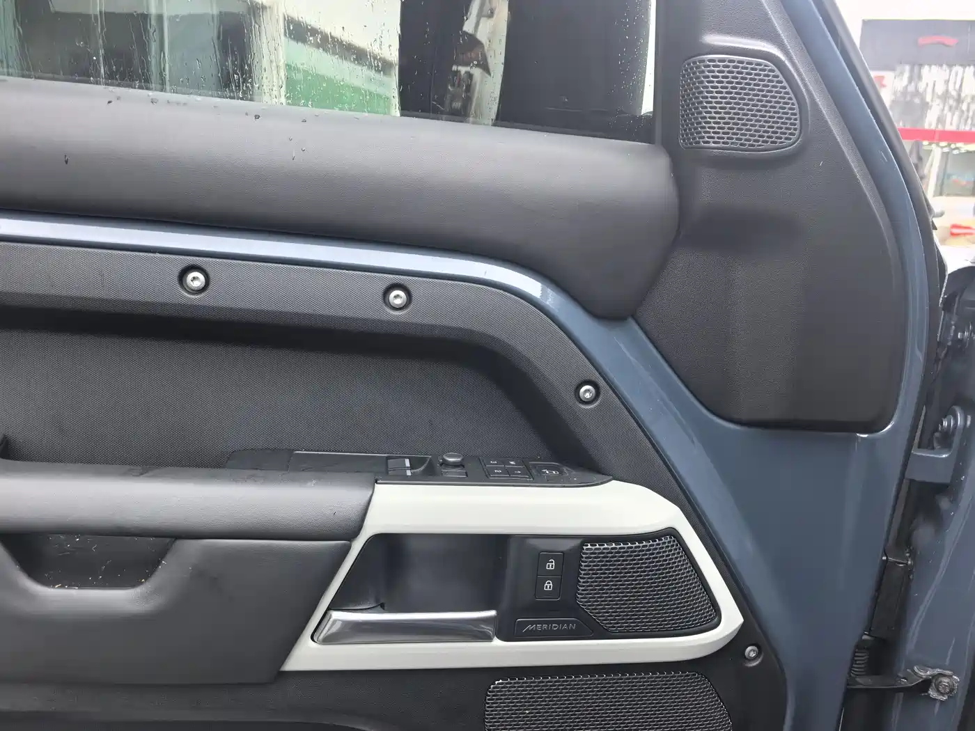 Land Rover Defender 2022 90 2.0T P300 X-DYNAMIC HSE фото 11