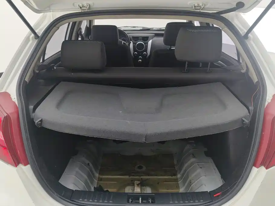FAW Xiali N7 2015 2014 1.3L Manual Sport Premium