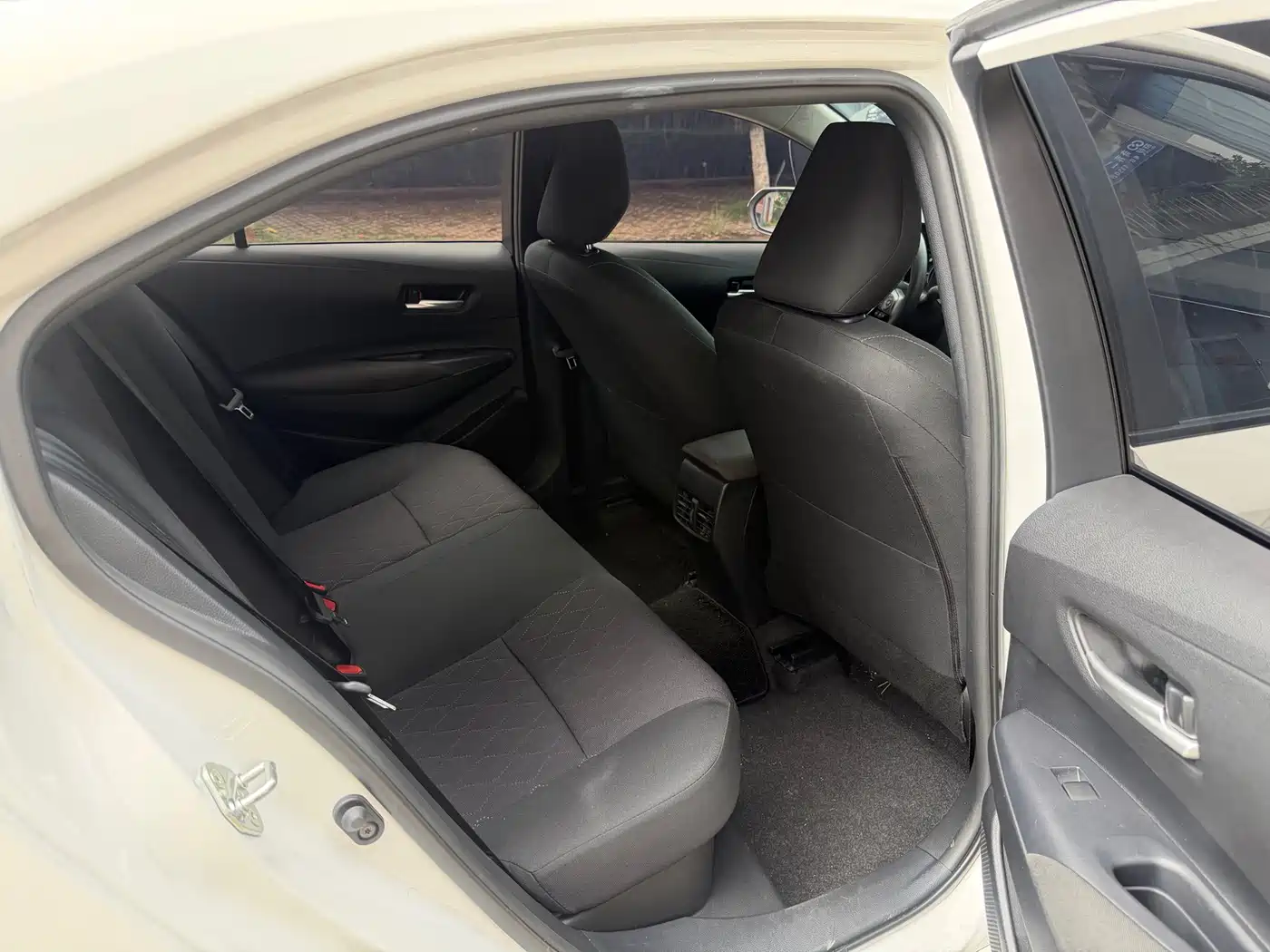 Photo 8 - Toyota Corolla
