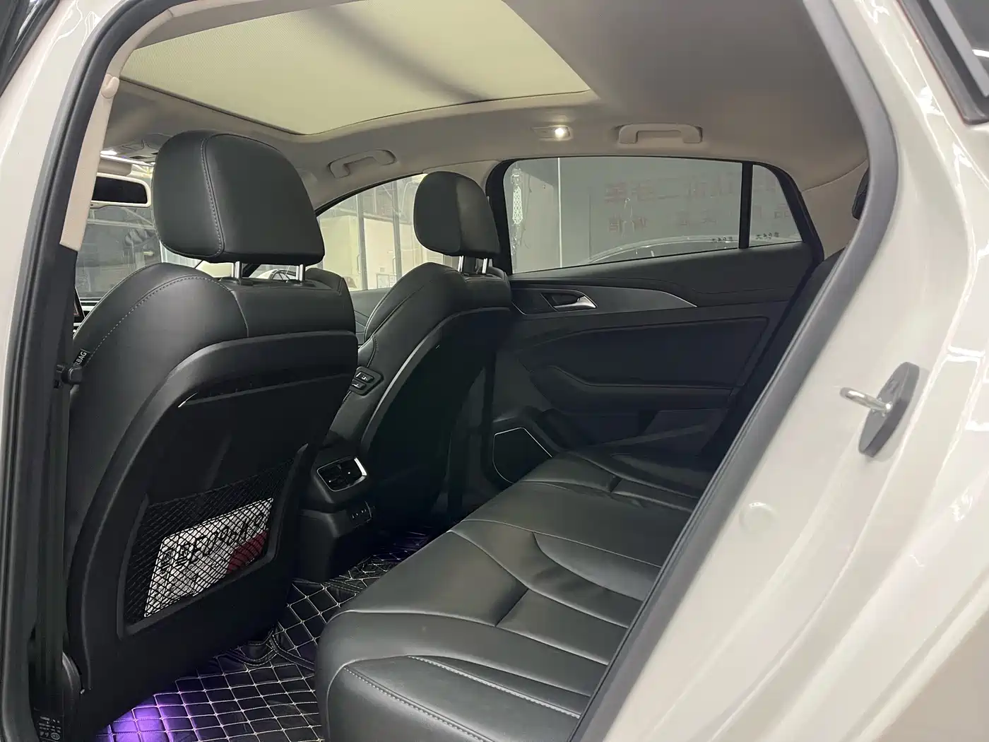 Hongqi H5 2022 Classic 1.8T Auto Smart Connect Flagship Enjoyment Edition фото 5