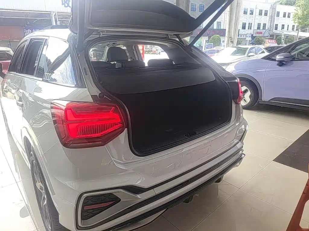 Фото 19 - Audi Q2L