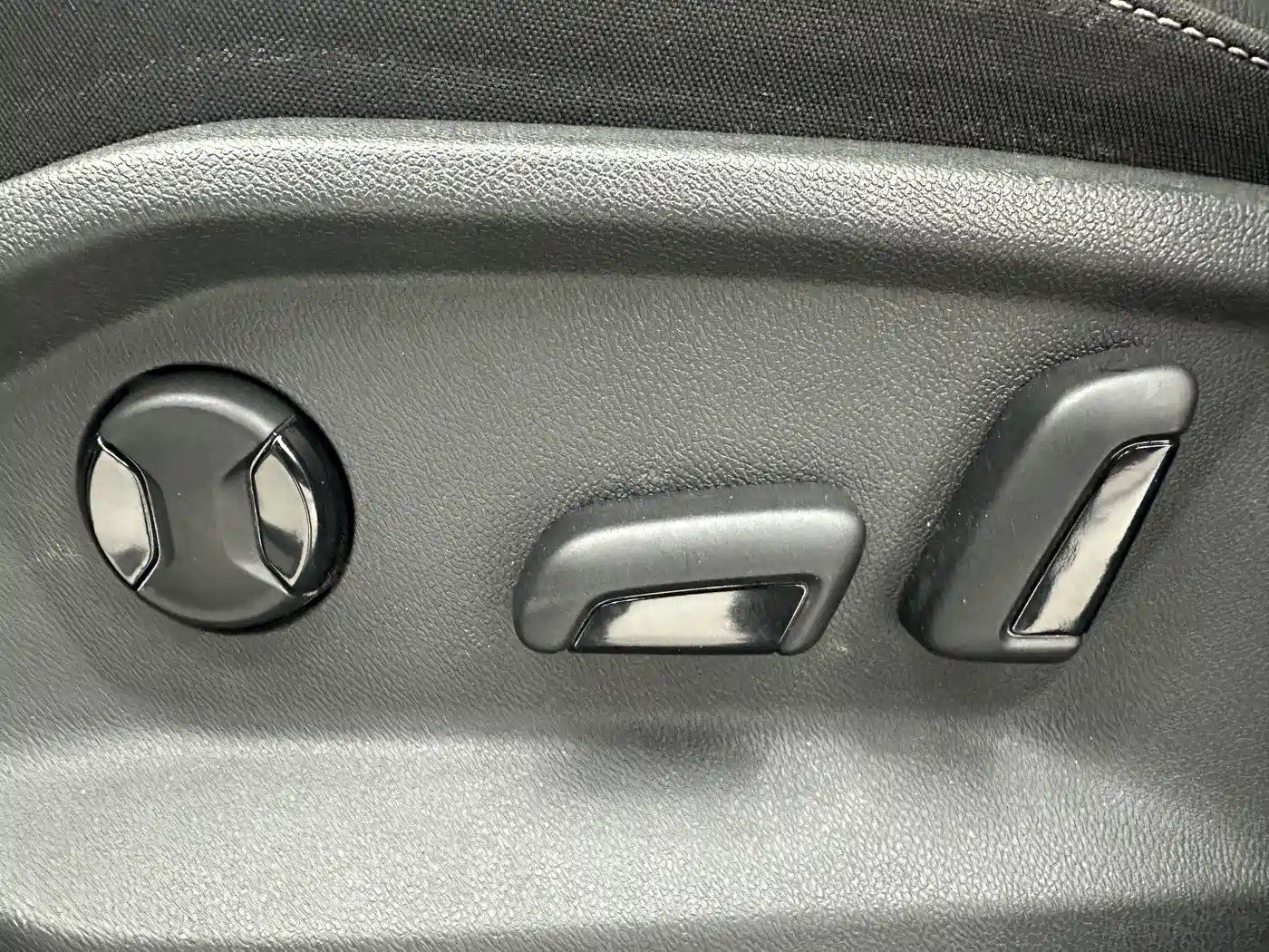Volkswagen T-ROC 2021 Facelift 280TSI DSG 4WD Luxury Smart Connect Edition фото 12