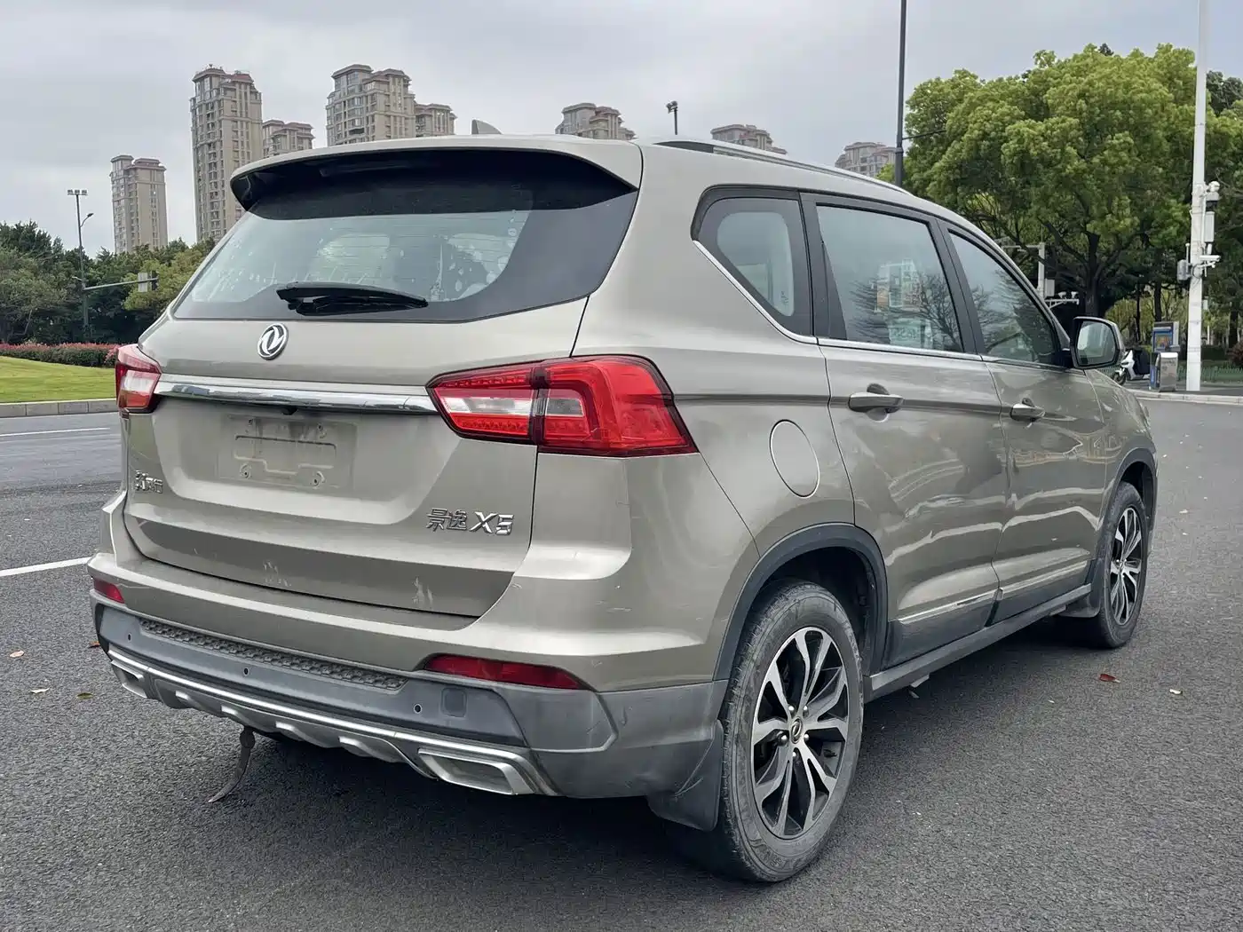 Dongfeng Fengxing Jingyi X5 2018 2017 Joy Series 1.6L CVT Luxury