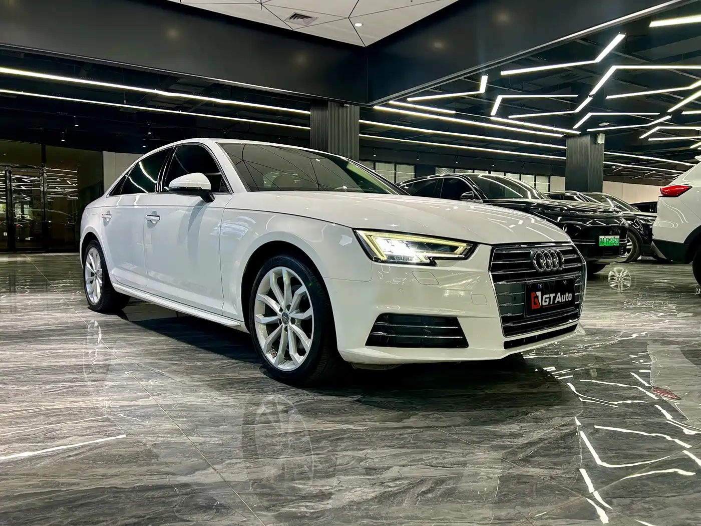 Фото 3 - Audi A4L