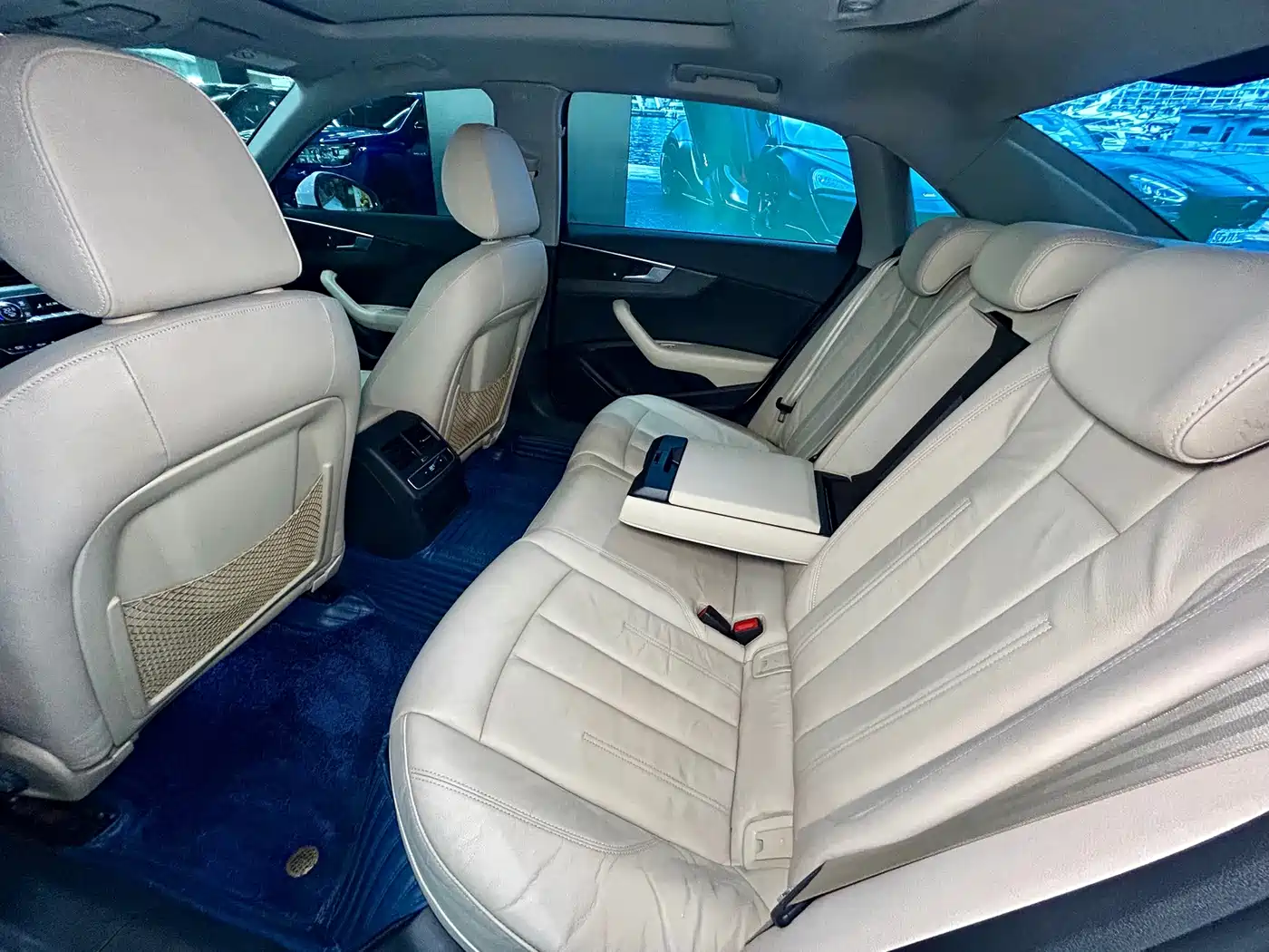 Фото 25 - Audi A4L