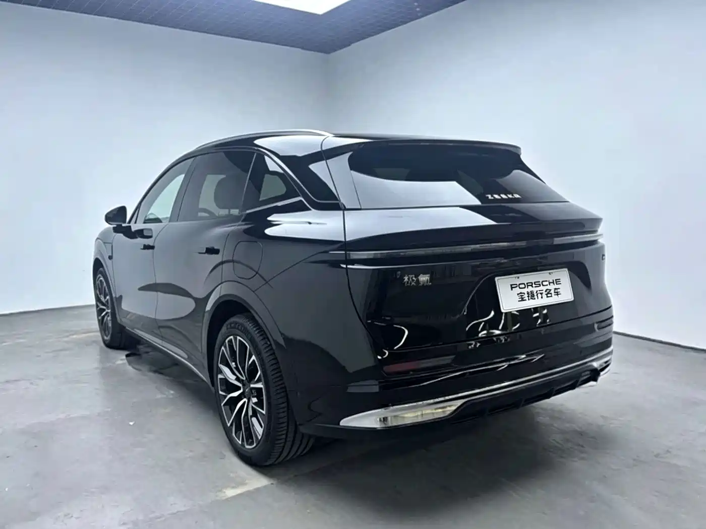 ZEEKR 7X 2026 2026 Model 75kWh RWD Smart Driving Edition
