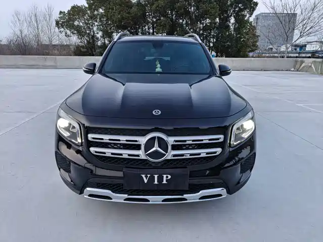 MERCEDES-BENZ GLB