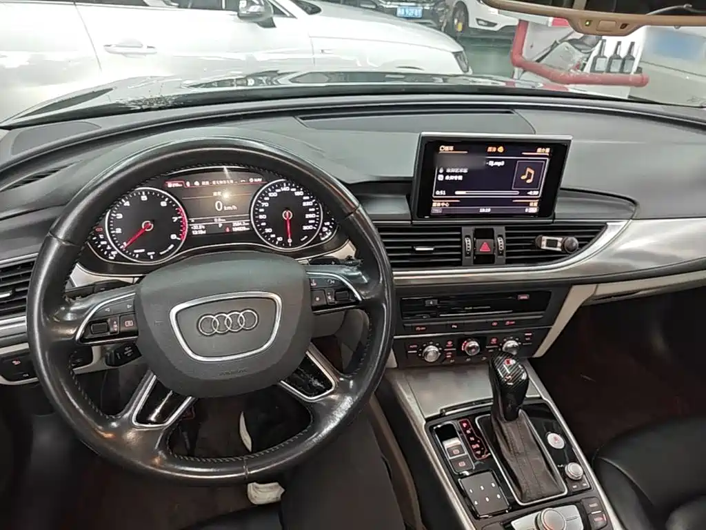 Фото 10 - Audi A6L
