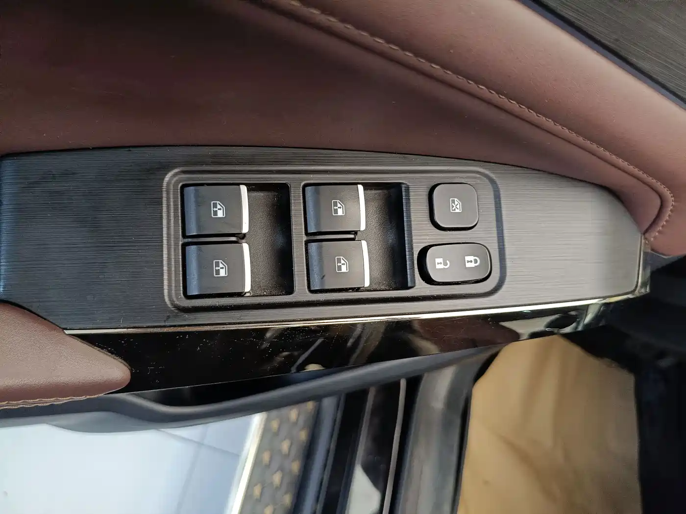 Sehol X8 PLUS 2023 2023 1.5TGDI DCT Smart Enjoyment Edition (7-seater)