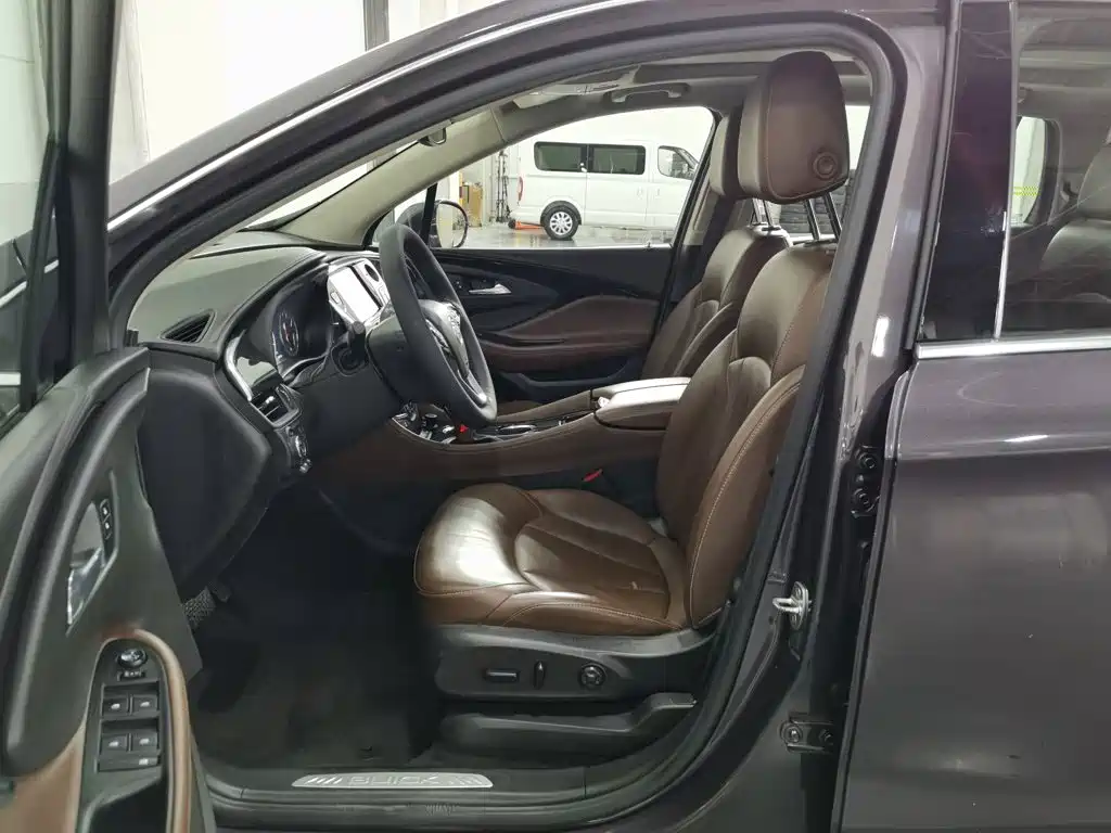 Фото 10 - Buick Envision Plus
