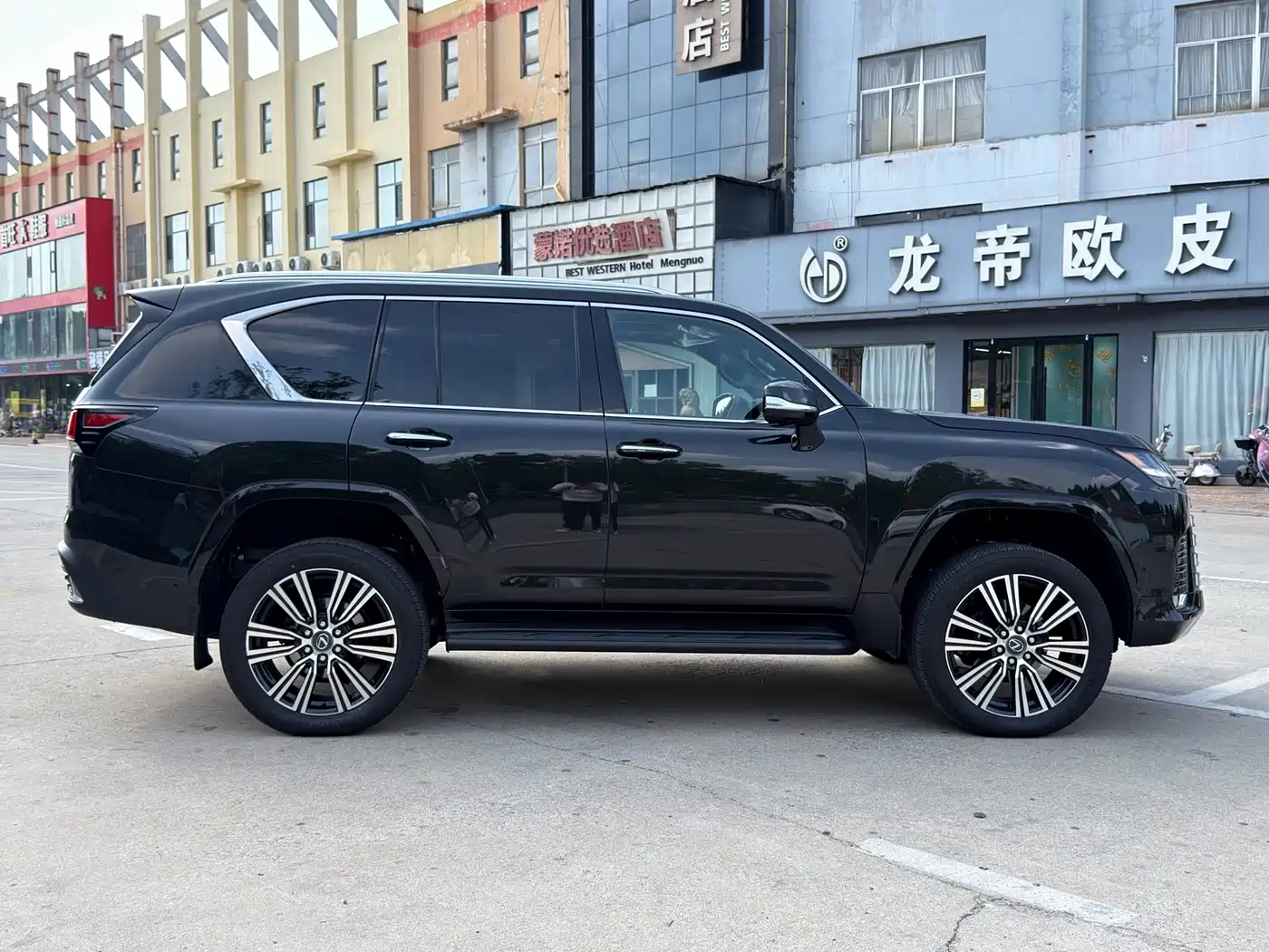 Lexus LX 2026 2025 700h Boundary Edition