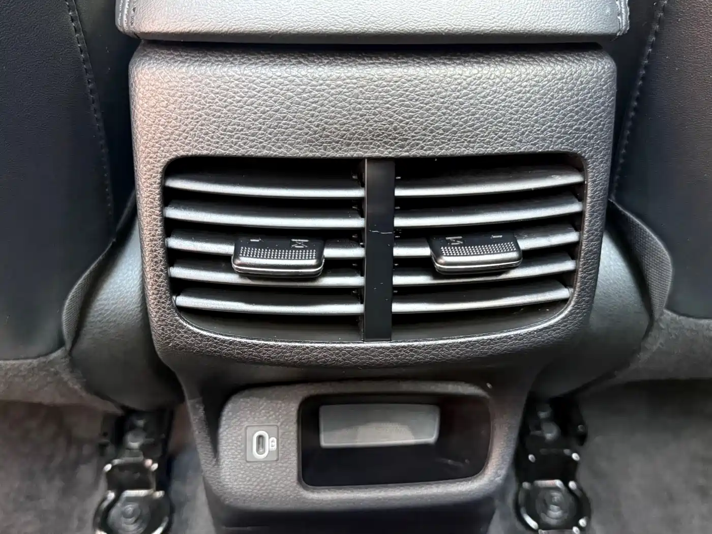Kia Seltos 2023 1.5L CVT Luxury Edition фото 18