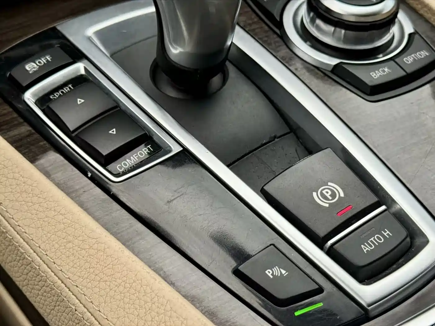 BMW 7 Series 2009 Model 740Li Leading Edition фото 17