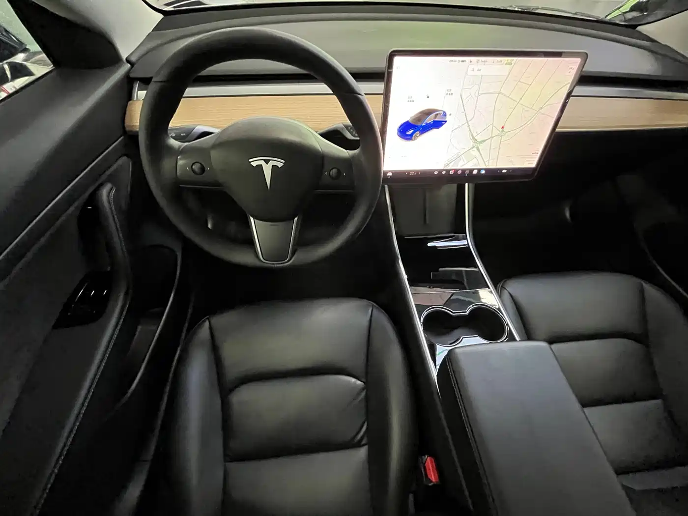 TESLA MODEL 3