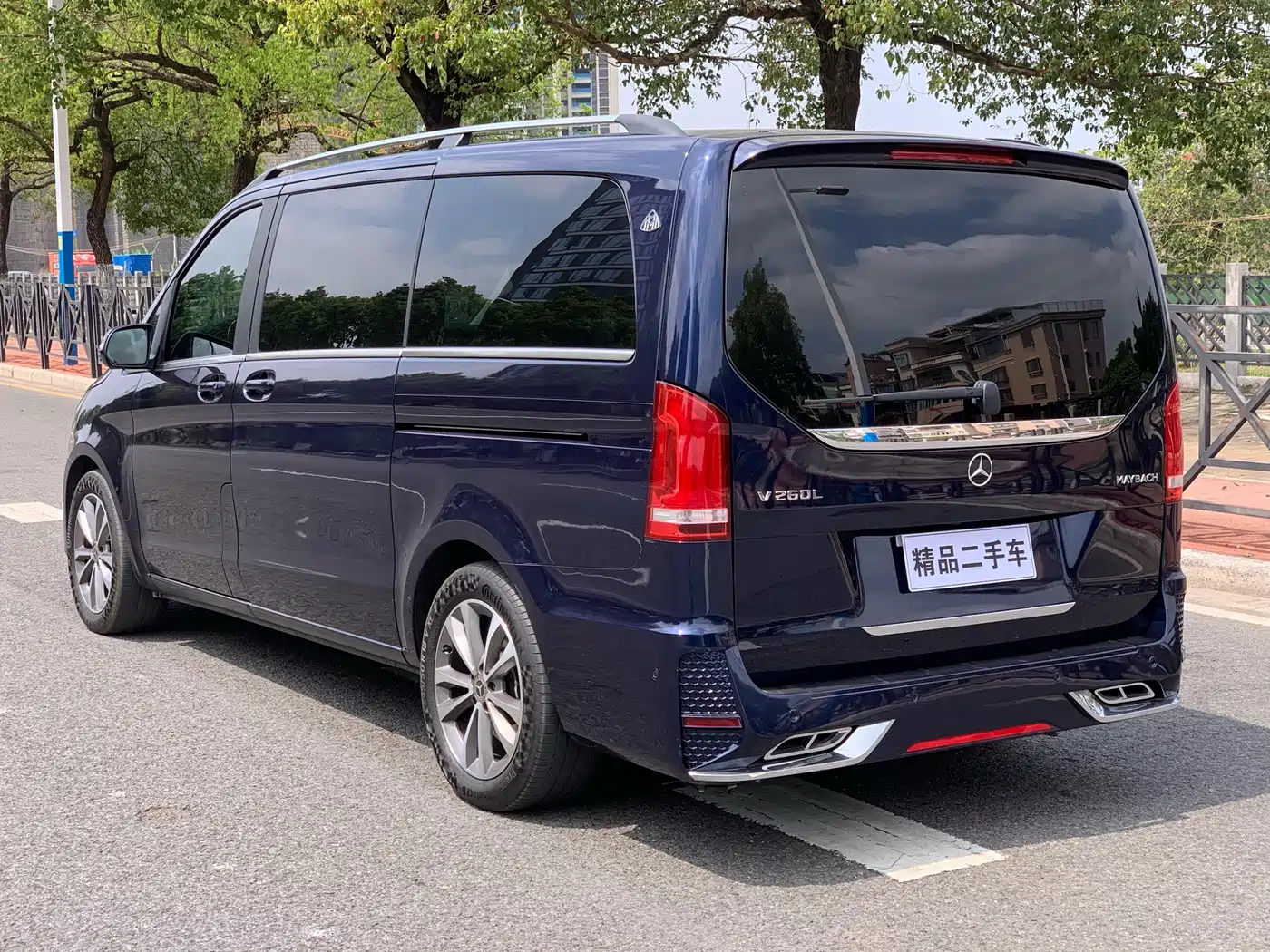 Mercedes-Benz V-Class 2022 V 260 Prestige Edition фото 6