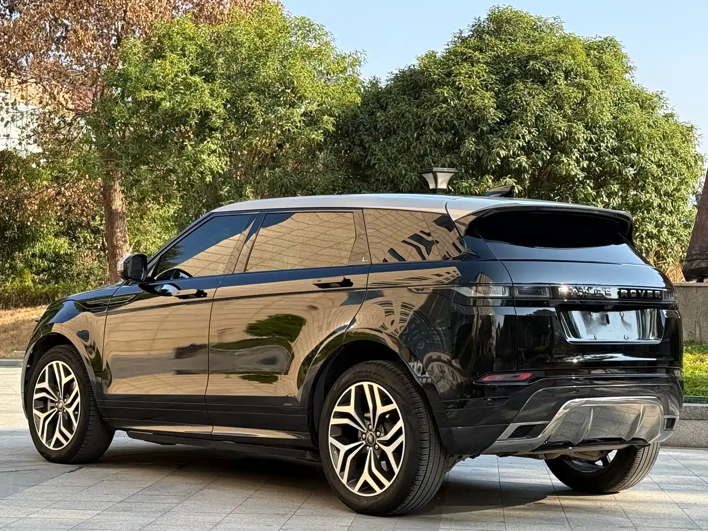 Land Rover Range Rover Evoque 2021 Range Rover Evoque L 249PS R-Dynamic S Performance Edition фото 16