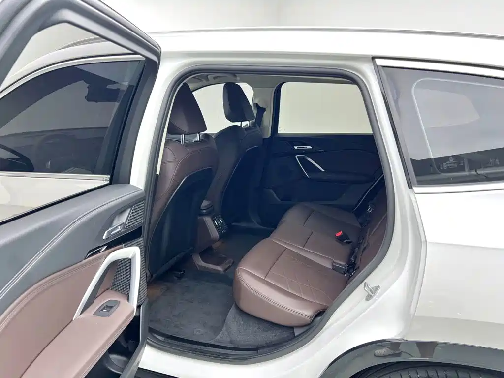 BMW iX1 2025 2025 eDrive25L X Design Package
