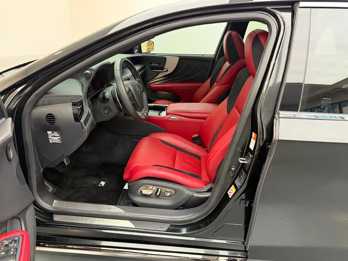 Lexus LS 2018 500h F SPORT China V фото 13