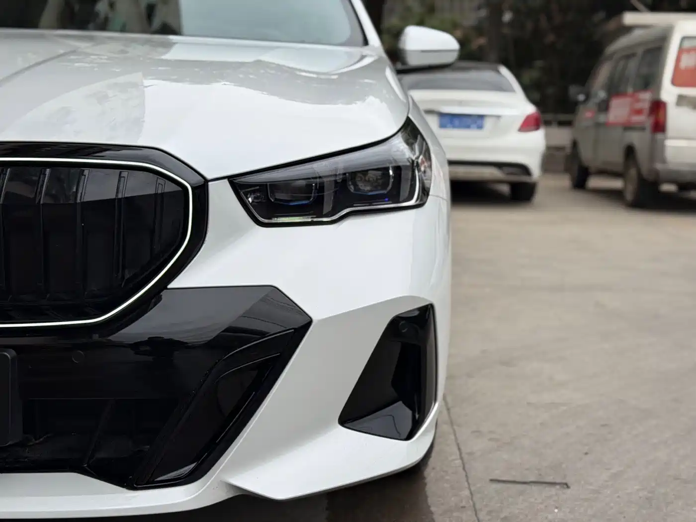 BMW 5 Series 2025 530Li Premium M Sport Package фото 23
