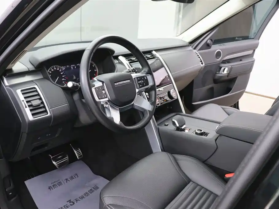 Land Rover Discovery 2023 360PS R-Dynamic SE фото 15