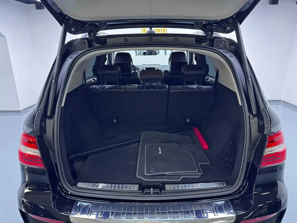 Mercedes-Benz M-Class AMG 2015 AMG ML 63 фото 9
