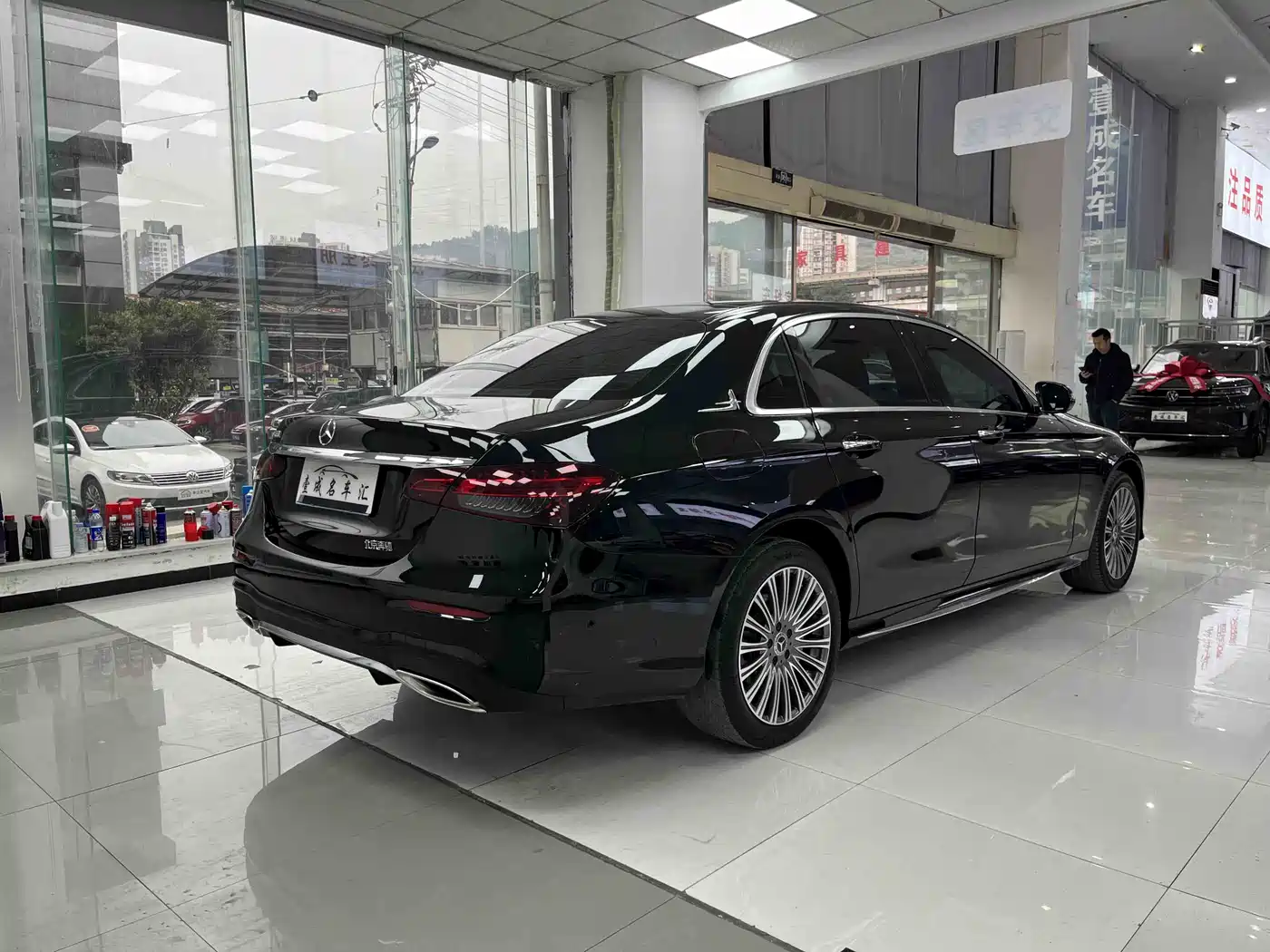 Mercedes-Benz E-Class 2023 E 300 L Fashion фото 6