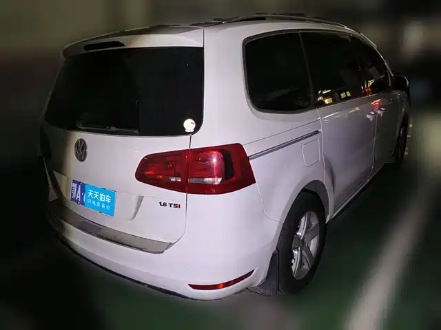 Volkswagen Sharan 2013 1.8TSI Comfort — фото 2