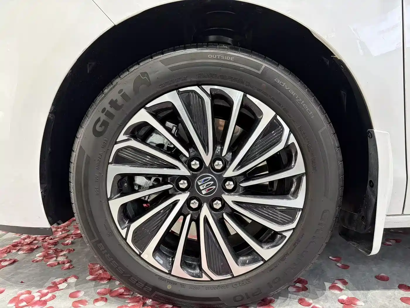 BUICK GL8 NEW ENERGY