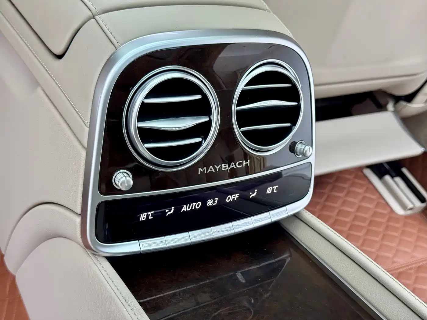 Mercedes-Benz Maybach S-Class 2015 S 500 4MATIC фото 9