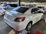 Photo 3 - Peugeot 301