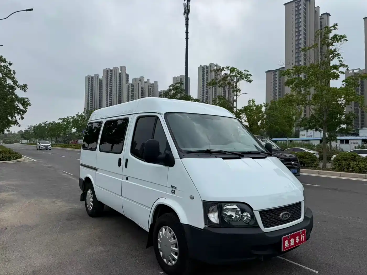 Ford Classic Transit 2015 2015 2.8T Diesel Short Wheelbase 6-Seater Mid-Roof MPV JX493ZLQ4