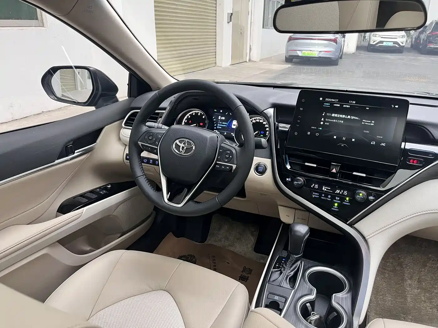 Toyota Camry 2023 2.0G Luxury Edition фото 11